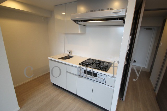 キッチン　ガス３口システムキッチン　グリル付き