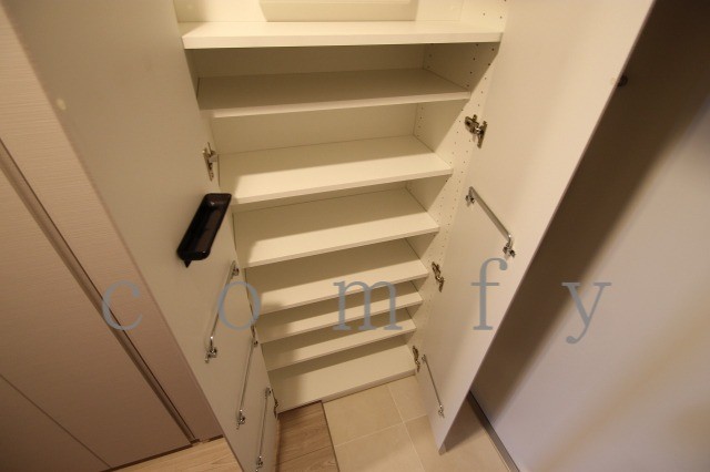 収納　玄関シューズボックス