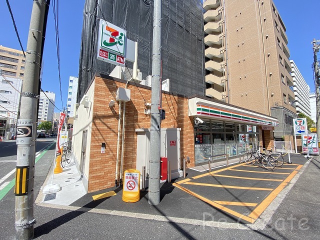 コンビニ　セブンイレブン大阪上汐3丁目店（コンビニ）まで206m