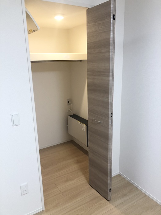 収納　ウォークインクローゼット、蓄電池設備