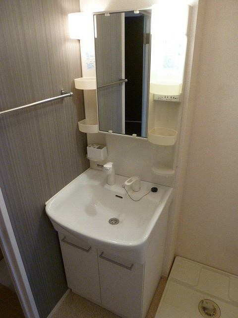 洗面設備　写真は301号室です（参考）