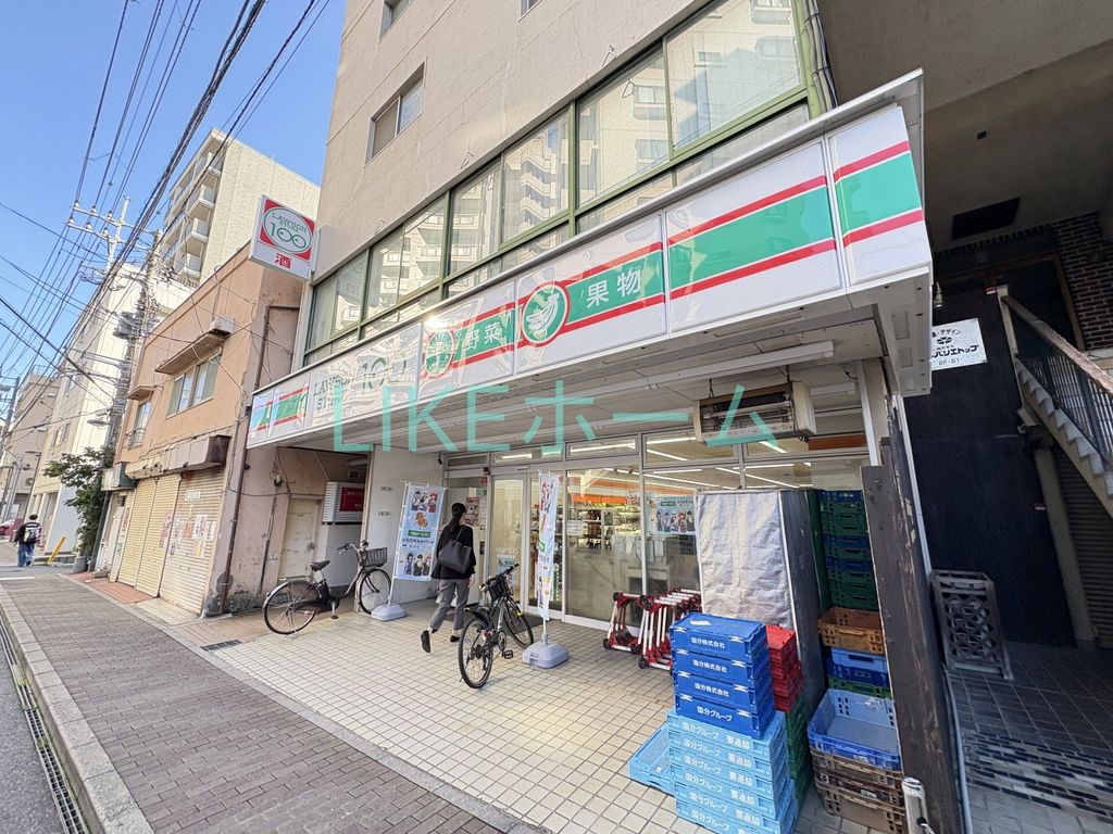 コンビニ　ローソンストア100 国府台駅前店（コンビニ）まで200m