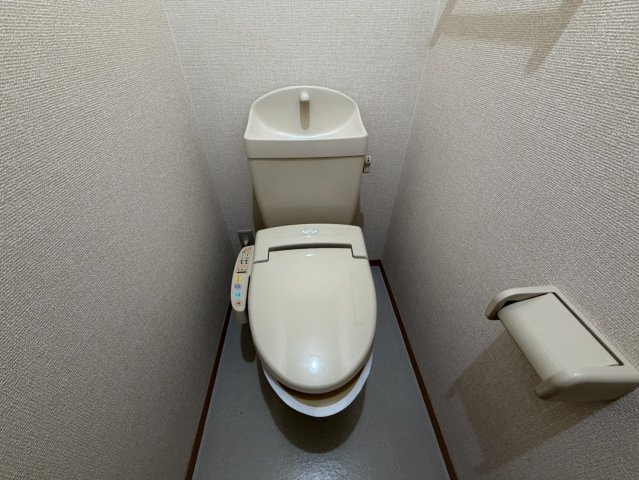 トイレ　落ち着いたトイレです