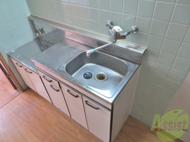 キッチン　キッチンはこちらシンプルで使い易そうですね。