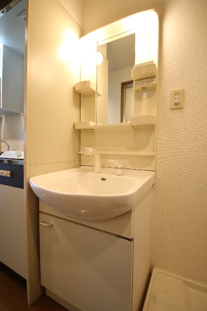 洗面設備　※別号室のお写真のため現況優先