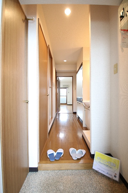 玄関　※別号室のお写真のため現況優先