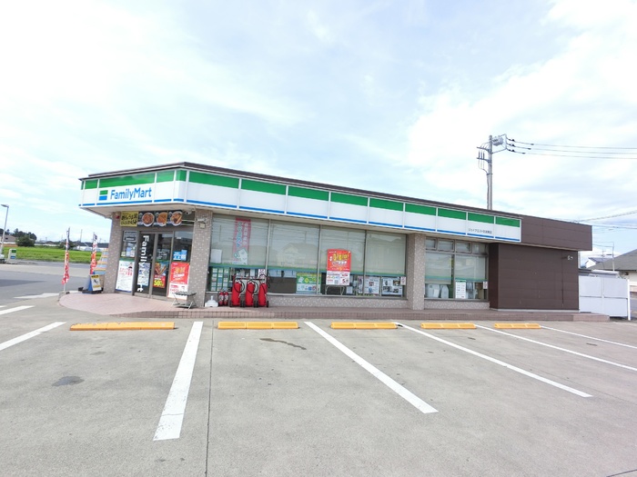 コンビニ　ファミリーマート 伊勢崎流通団地店（コンビニ）まで1206m