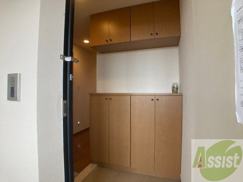 玄関　玄関から見た景色はこちらです。イメージできますか。