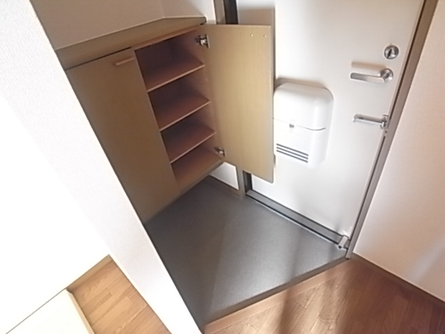 玄関　シューズボックス完備