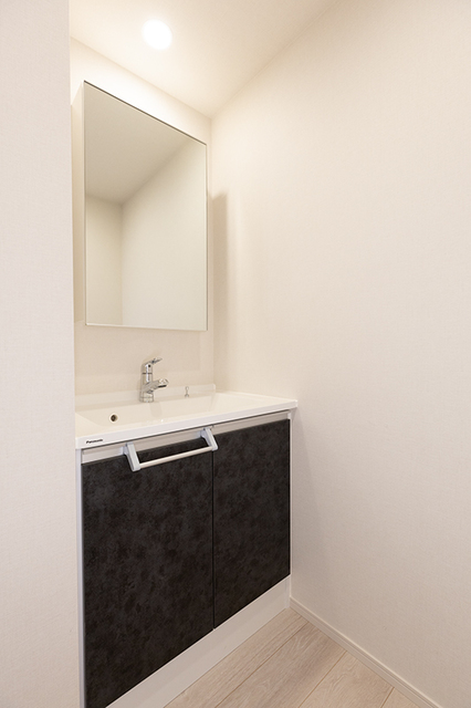 洗面設備　※写真は同タイプ住戸です。