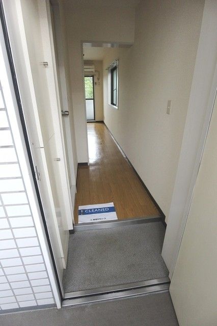 玄関　※別号室参考写真です※