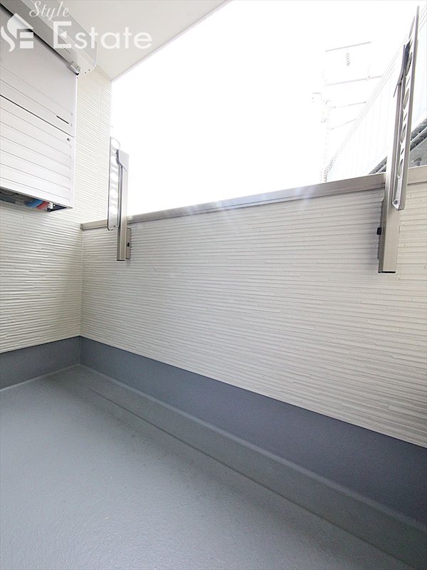 バルコニー　同仕様内装