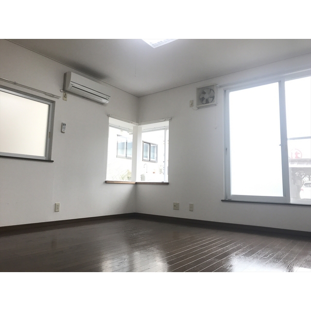 居室・リビング　洋室（8帖）の様子