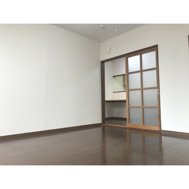 居室・リビング　洋室（8帖）の様子