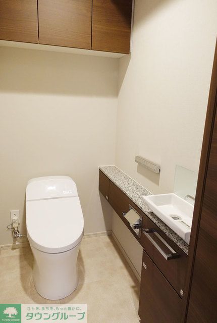 トイレ　※写真は同タイプ住戸です。