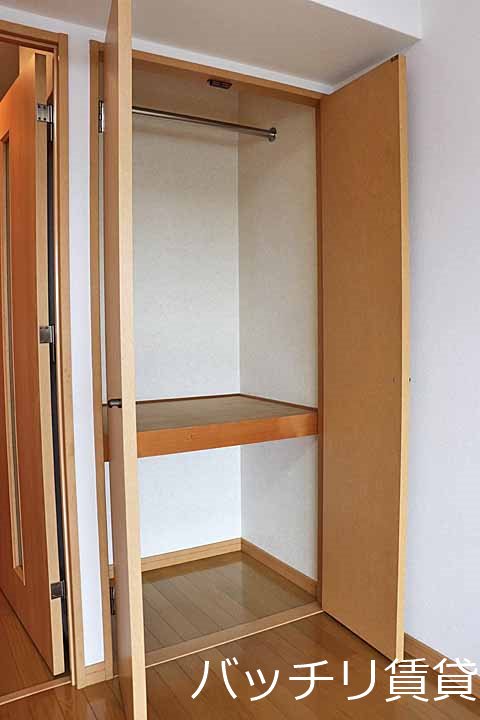 収納　＊画像は別部屋の為イメージ、現状優先致します