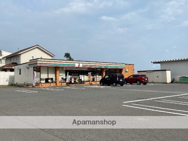 コンビニ　セブンイレブン（コンビニ）まで727m