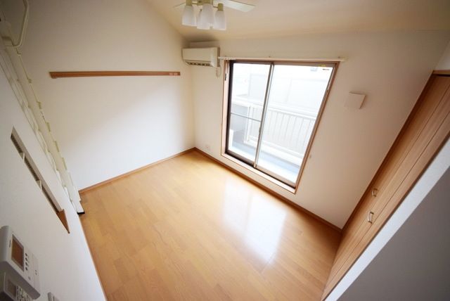 居室・リビング　同物件別部屋写真