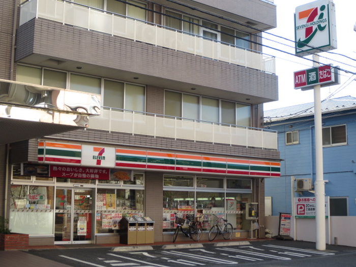 コンビニ　セブンイレブン（コンビニ）まで727m
