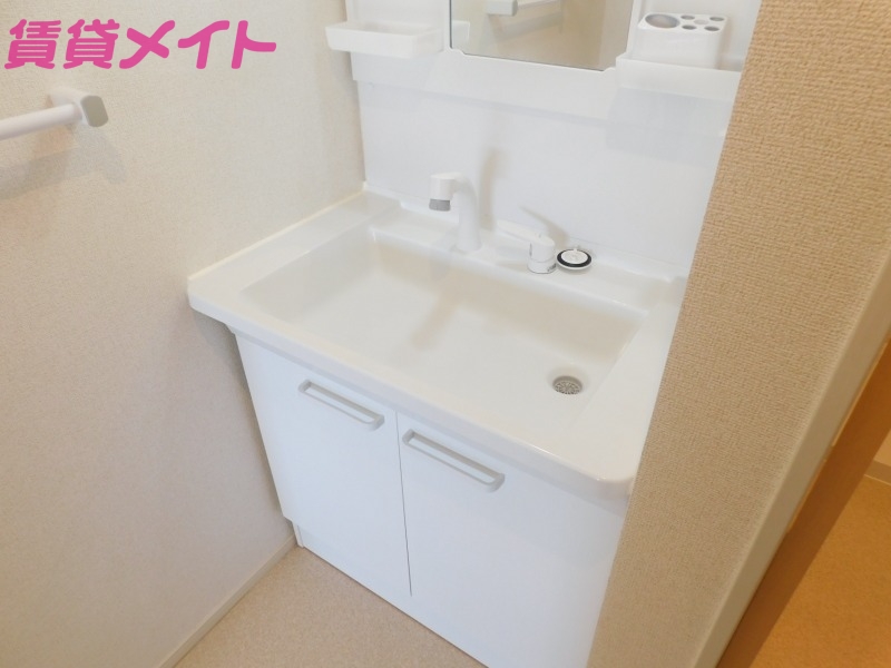 洗面設備　別部屋参考写真です。