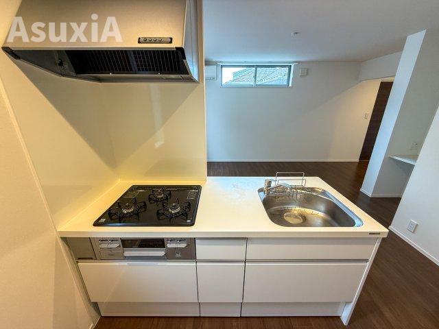 キッチン　同タイプ間取りの別部屋写真です。