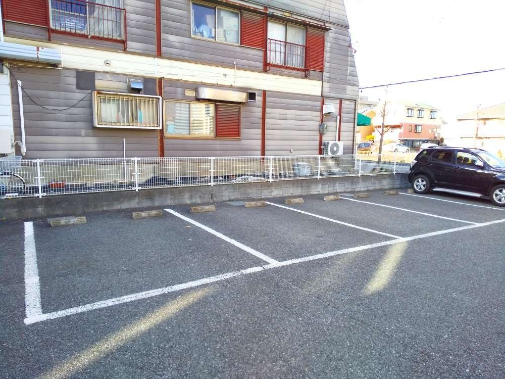 駐車場　駐車場