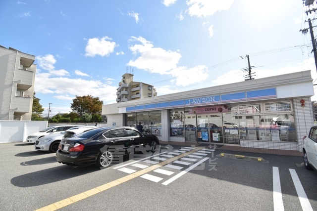 コンビニ　ローソン　尼崎東難波町四丁目店（コンビニ）まで157m