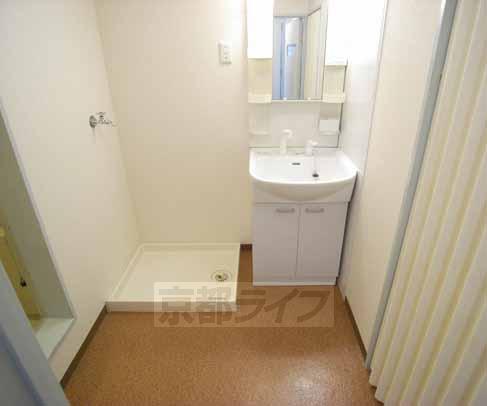 洗面設備　毎日のスタートはこちらから。