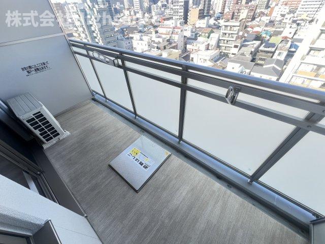 バルコニー　バルコニーからの眺めを楽しみながら食事をしませんか