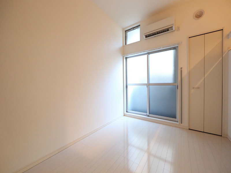 その他設備　洋室6.2帖　上階ロフト6帖　エアコン付