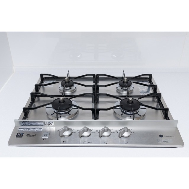キッチン　４口ガスコンロ