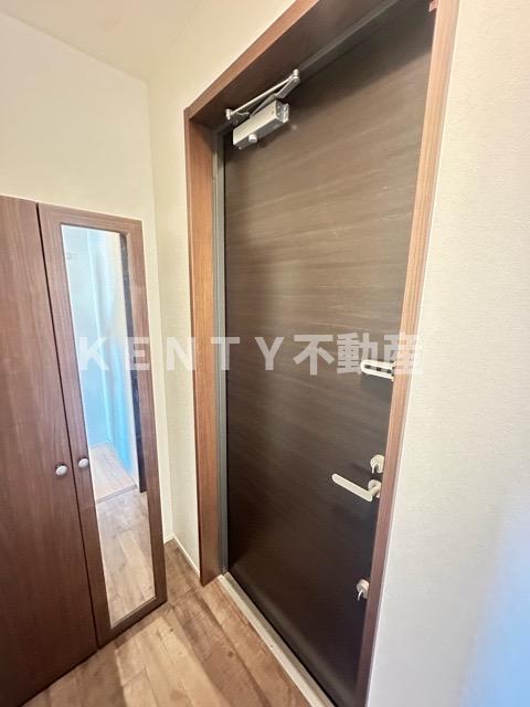 玄関　収納もある玄関です