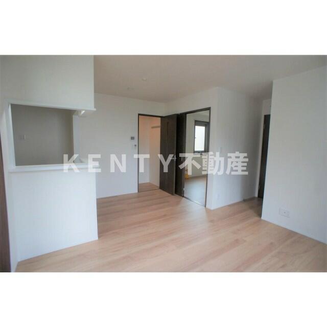 居室・リビング　こちらの居間で趣味の時間をお楽しみください