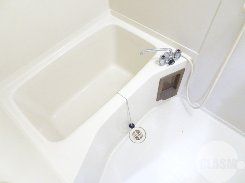 バス・シャワールーム　キレイにリフォームされています♪