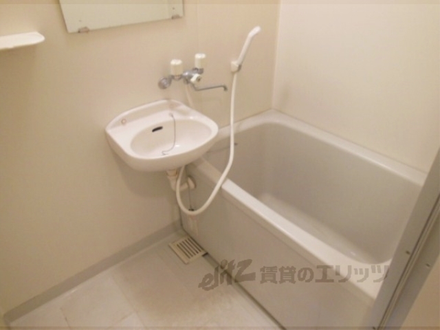 バス・シャワールーム　バス