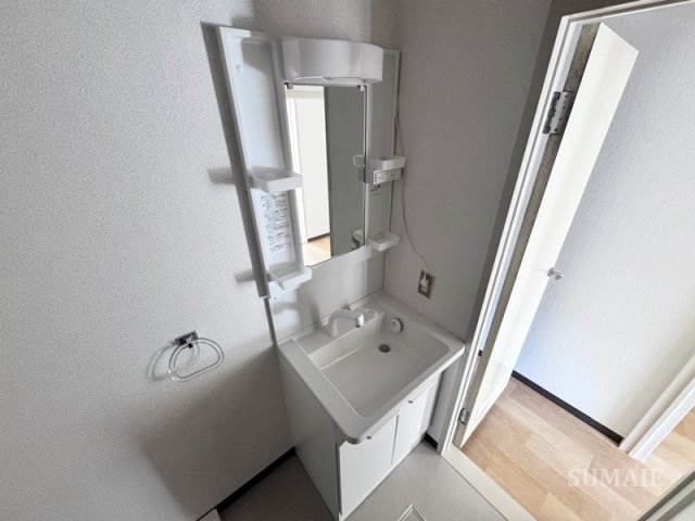 洗面設備　独立洗面台です