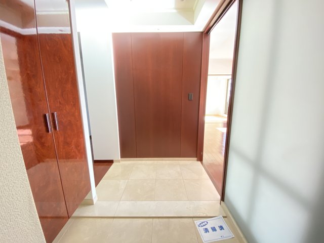 玄関　同一タイプです。
