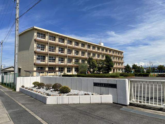 小学校　春日井市立篠原小学校（小学校）まで999m