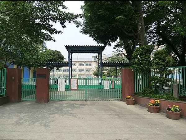 小学校　砧小学校（小学校）まで600m