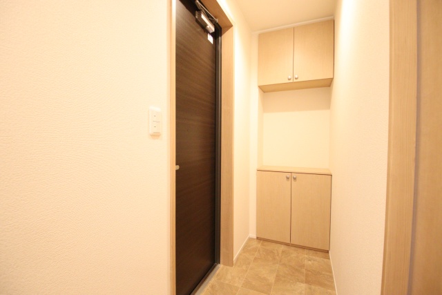 玄関　※別室の参考写真の為、現況優先です。