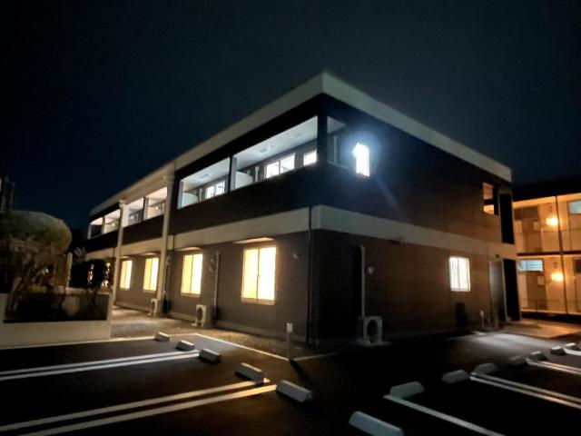 建物外観　外観写真（夜）