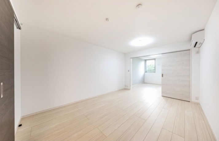 居室・リビング　☆明るい居間☆