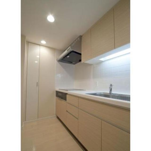 キッチン　※写真は同タイプ住戸です。