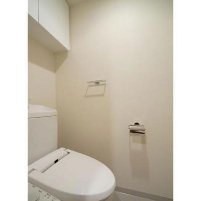 トイレ　※写真は同タイプ住戸です。