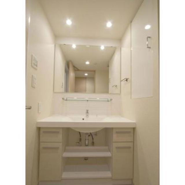 洗面設備　※写真は同タイプ住戸です。