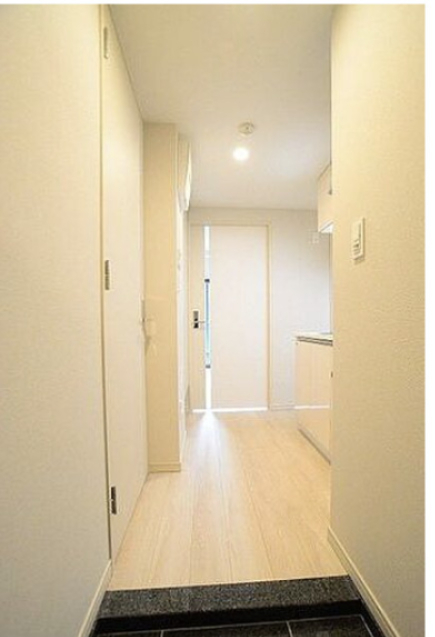 玄関　※別部屋参考写真