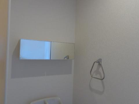 トイレ　トイレ収納