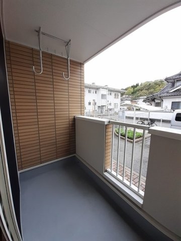 バルコニー　お洗濯にも便利なバルコニー付き