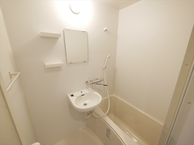 バス・シャワールーム　２点ユニットバス