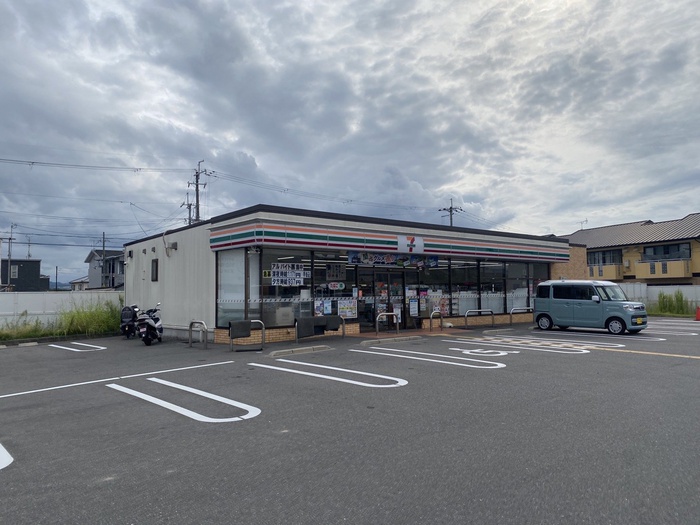 コンビニ　セブンイレブン（コンビニ）まで125m